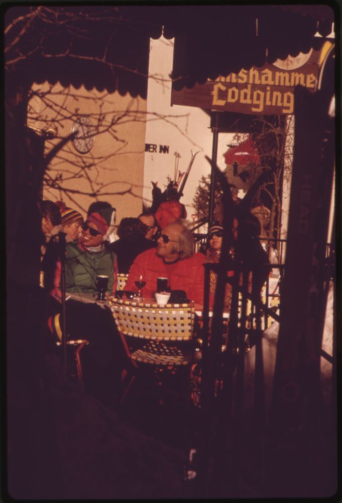 Pepi's outdoor deck & Bridge Street